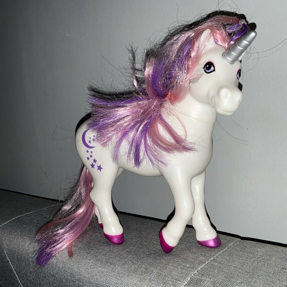 Breyer Luna Bath Time Unicorn - Magical Color Change Bath Unicorn